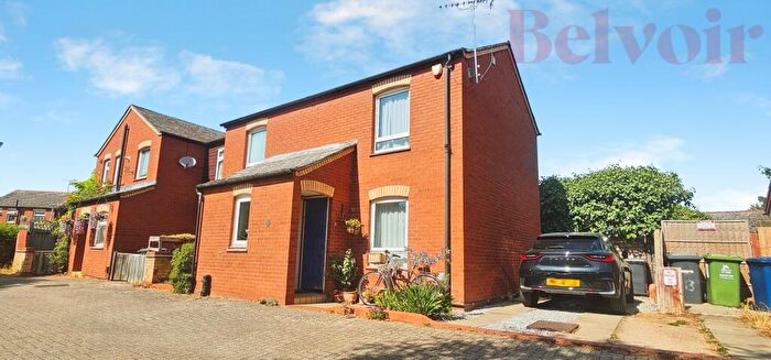 3 Bedroom Detached House To Rent In Loughton Court, Cambridge, CB5