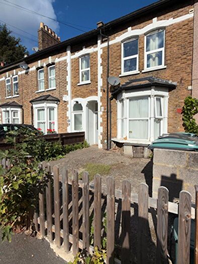 Studio To Rent In Nightingale Road, London, N22