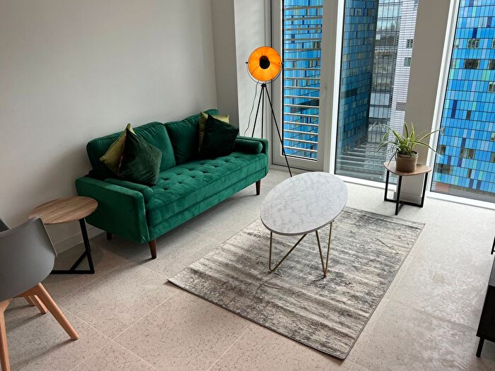 1 Bedroom Flat To Rent In Bouchon Point, Cendal Crescent, E1