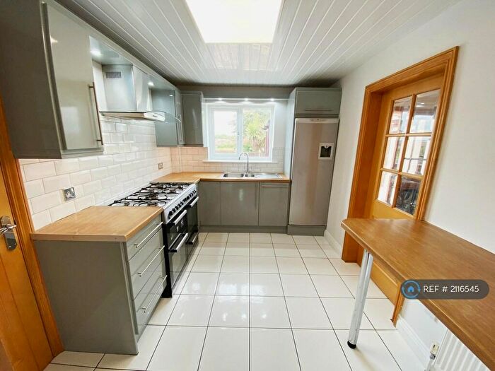 3 Bedroom Semi-Detached House To Rent In Wath Road, Barnsley, S73