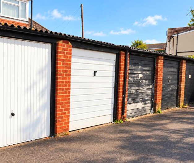 Garage / Parking To Rent In Rayleigh Road, Thundersley, Essex, SS7
