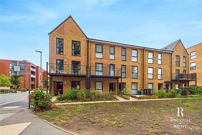 3 Bedroom End Terrace House For Sale In Hackbridge Road, Wallington, SM6