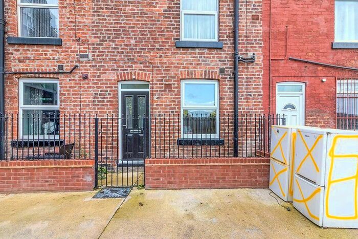 1 Bedroom Flat To Rent In Doncaster Road, Barnsley, South Yorkshire, S70