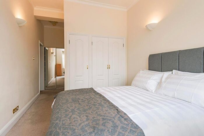 2 Bedroom Apartment To Rent In Hall Road, St John's Wood, London, NW8