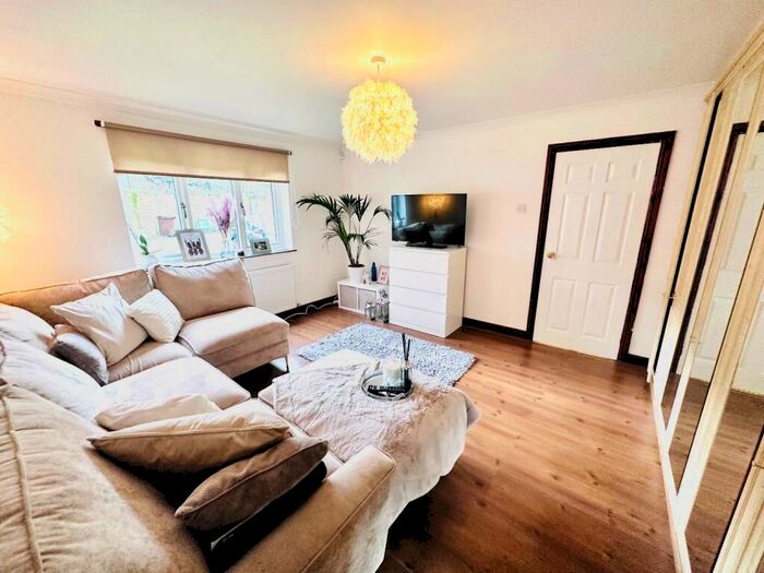 5 Bedroom Detached House For Sale In Benn Lane, Longwood, Huddersfield, HD3