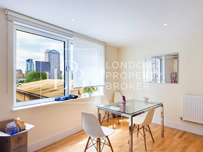 3 Bedroom Apartment To Rent In Indescon Square, London, E14