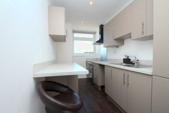 2 Bedroom Apartment To Rent In Broadwater Boulevard Flats, Worthing, BN14