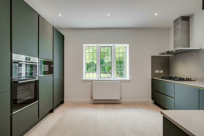 4 Bedroom Terraced House To Rent In Middleton Road, Golders Green, NW11