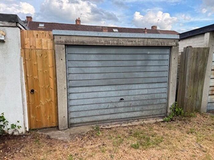 Garage / Parking To Rent In Rowley Avenue, Sidcup, Kent, DA15