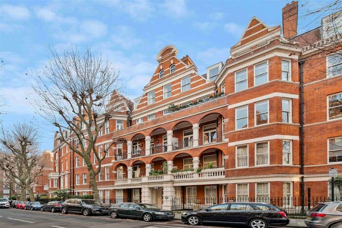 3 Bedroom Flat To Rent In Fitzgeorge Avenue, London, W14