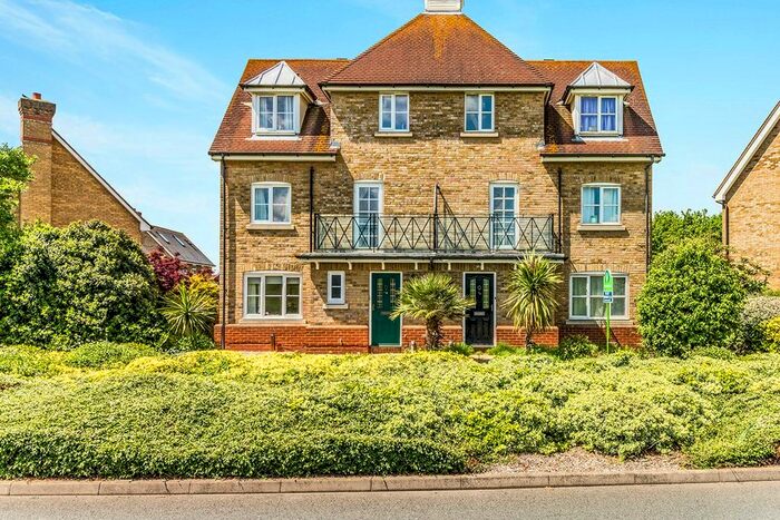 3 Bedroom Semi-Detached House To Rent In The Pinnacles, St. Marys Island, Chatham, Kent, ME4