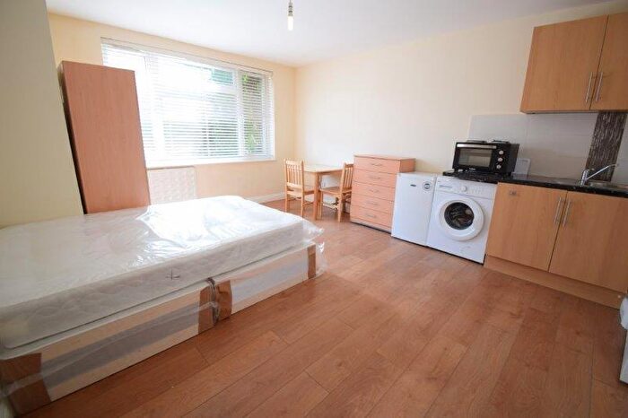 Studio To Rent In Brentmead Place, London, NW11