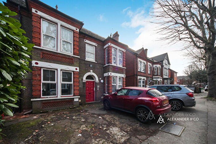 Studio To Rent In Studley Road, Luton, Bedfordshire, LU3