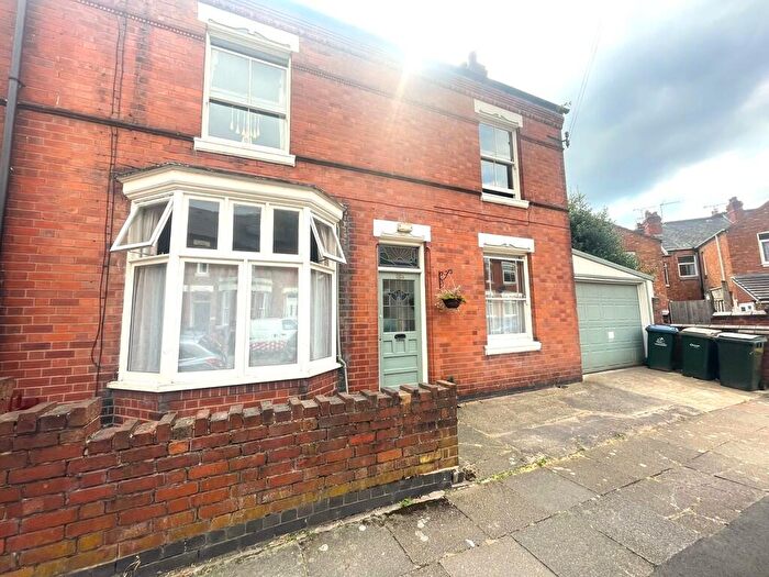 2 Bedroom End Of Terrace House To Rent In Newcombe Road, Coventry, CV5