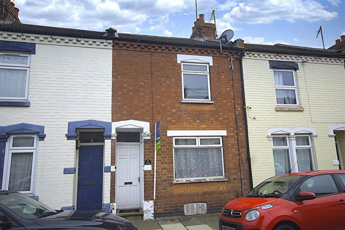 2 Bedroom Terraced House To Rent In Roe Road, Abington, Northampton, NN1