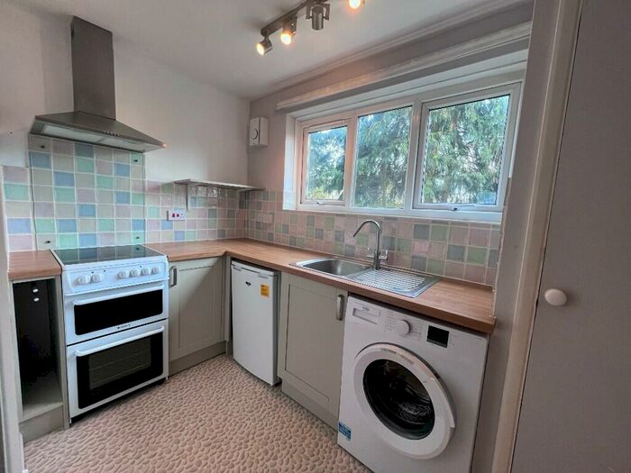 1 Bedroom Flat To Rent In Heath View, IP5