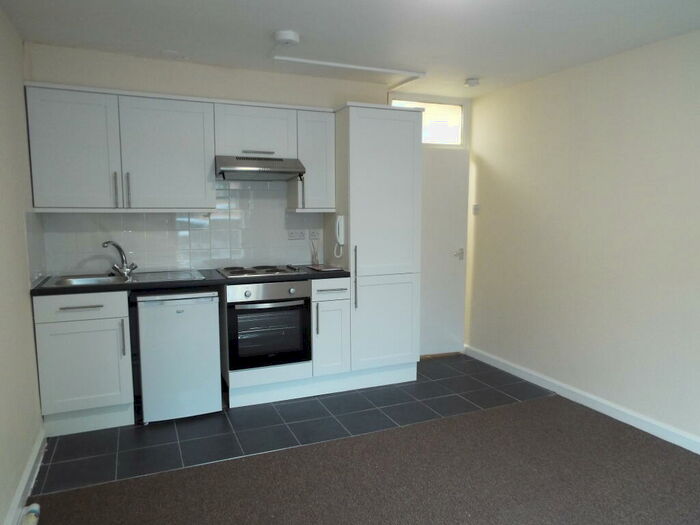 Apartment To Rent In Tavistock Court, Sherwood, NG5