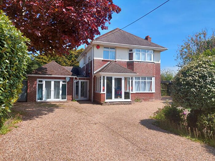 4 Bedroom Detached House For Sale In Keyhaven Road, Milford On Sea, SO41