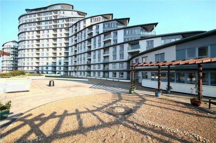 2 Bedroom Flat To Rent In Woking, Surrey, GU22