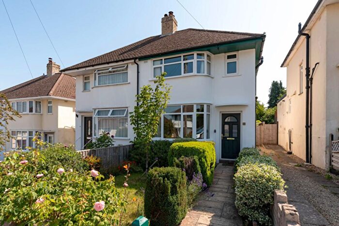 3 Bedroom Semi-Detached House For Sale In Crabtree Road, Oxford, OX2