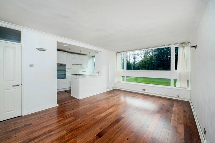 2 Bedroom Flat To Rent In Dorland Court, West Hill, Putney, SW15