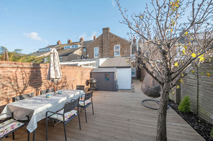 1 Bedroom Apartment For Sale In Highfield Road, Bognor Regis, West Sussex, PO22