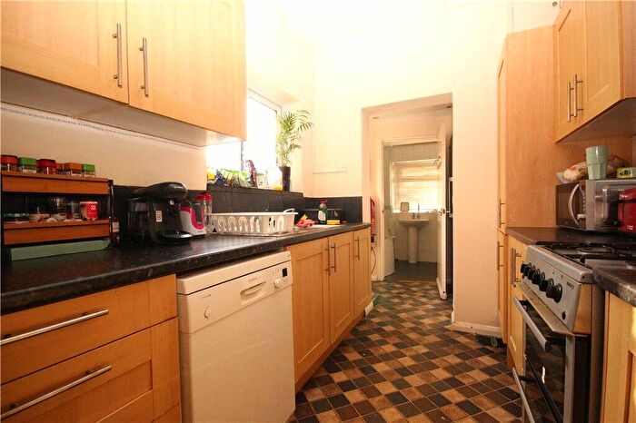 1 Bedroom Flat To Rent In Guildford Park Road, Guildford, Surrey, GU2