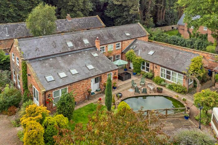 5 Bedroom Detached House For Sale In School Road, Hemingbrough, Selby, YO8