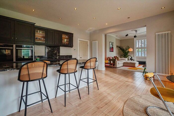 8 Bedroom Detached House For Sale In Ackers Road, Stockton Heath, WA4