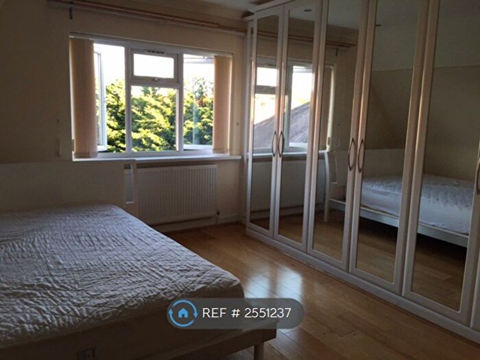 5 Bedroom Semi-Detached House To Rent In Thorpe Lea Road, Egham, TW20