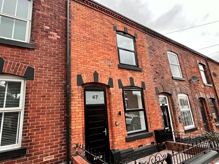 3 Bedroom Terraced House For Sale In Lord Street, Stalybridge, SK15