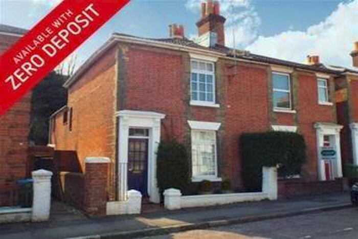 3 Bedroom House To Rent In Methuen Street, Southampton, SO14