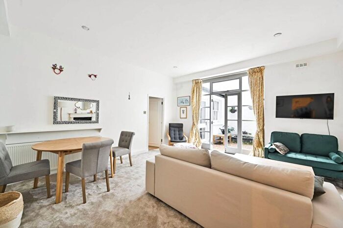 1 Bedroom Flat To Rent In Queens Gate Gardens, South Kensington, London, SW7