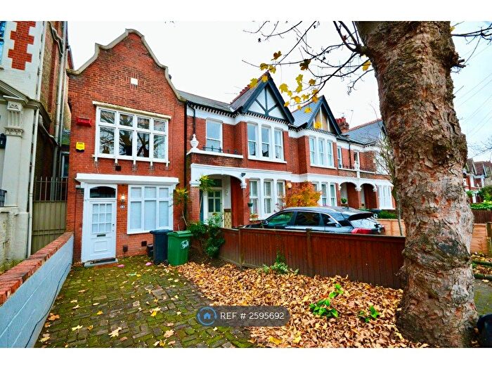 3 Bedroom Terraced House To Rent In Trouville Road, London, SW4