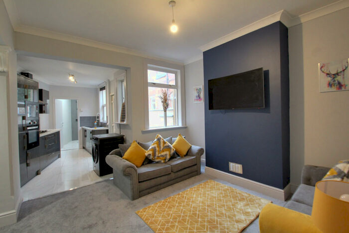 4 Bedroom End Of Terrace House To Rent In Lambert Road, Leicester, LE3