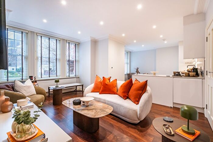 3 Bedroom Flat To Rent In King Street, London, W6