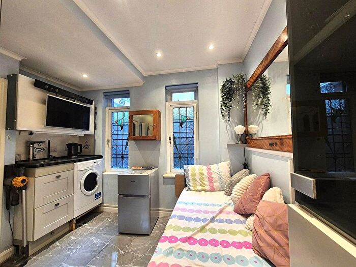 Studio To Rent In Dorset House, Gloucester Place, London, NW1