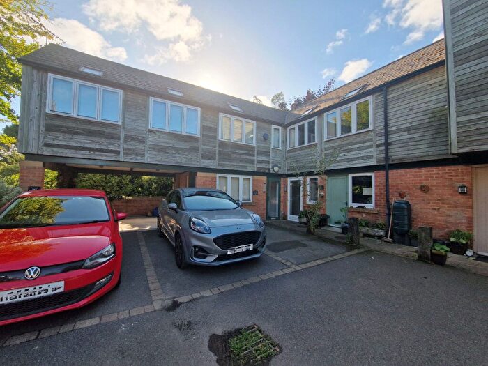 1 Bedroom Flat To Rent In Heath Court, Hook Norton, Oxon, OX15