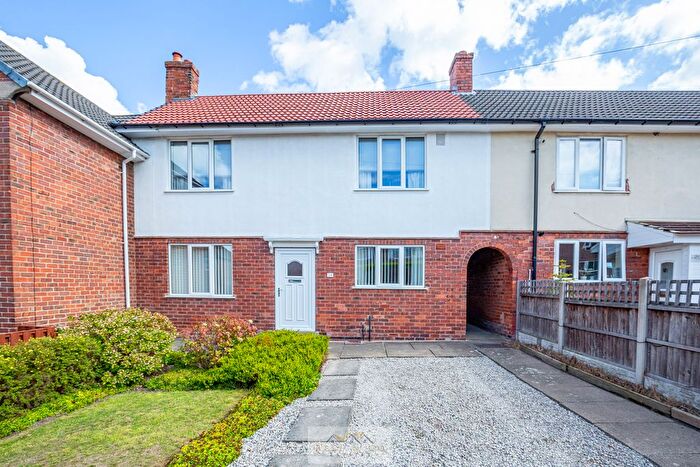 3 Bedroom Terraced House For Sale In Cedar Street, Hollingwood, Chesterfield, S43