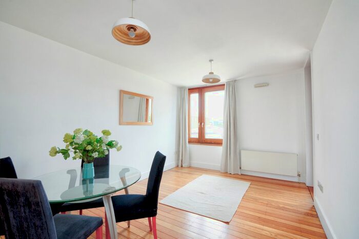 1 Bedroom Flat To Rent In Garratt Lane, London, SW18