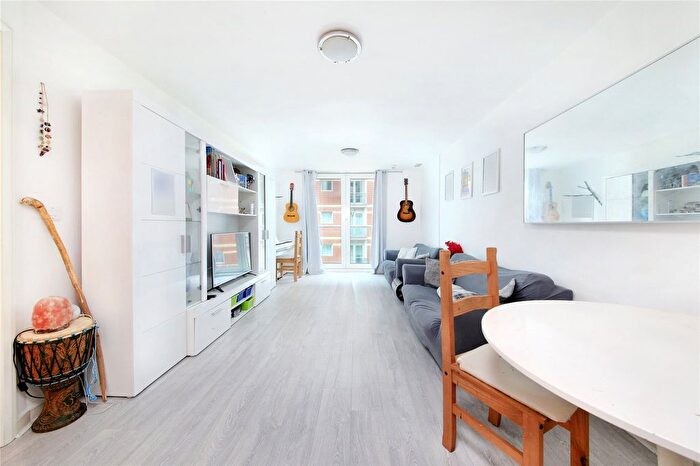 1 Bedroom Flat For Sale In Salamanca Place, London, SE1