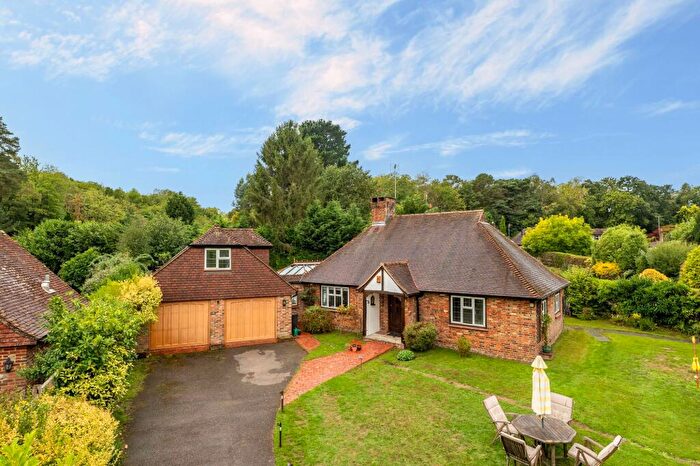 2 Bedroom Property For Sale In Tudor Village, Storrington, RH20