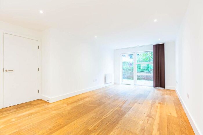 2 Bedroom Flat To Rent In Tiltman Place, Finsbury Park, London, N7