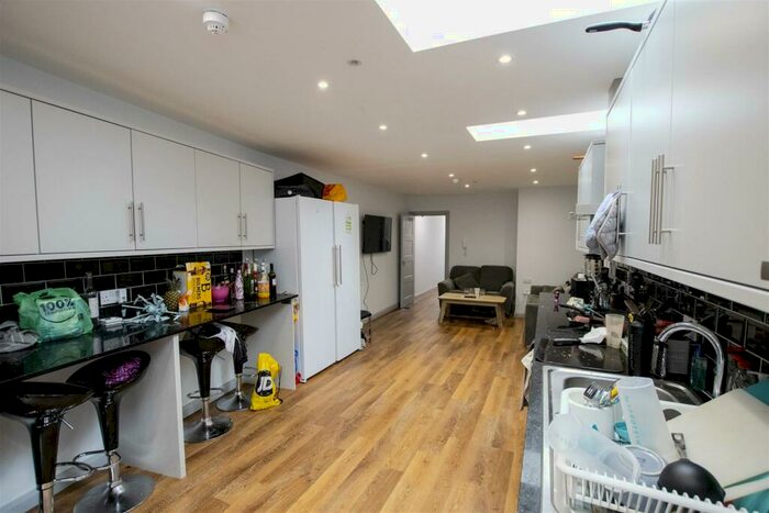 5 Bedroom House To Rent In Hubert Road, Birmingham, B29
