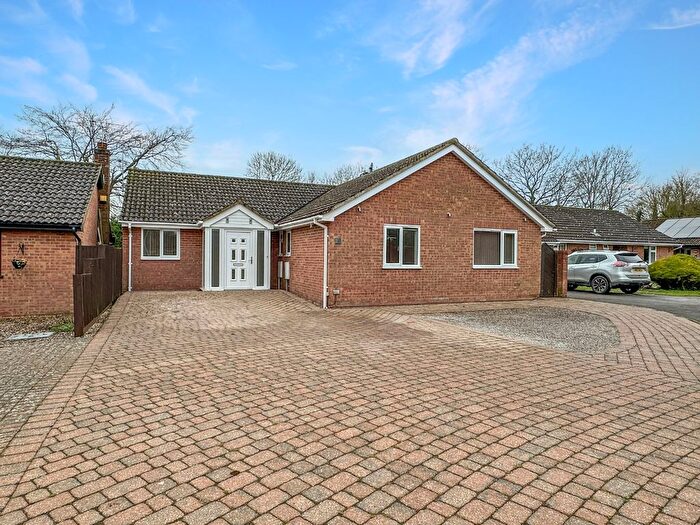3 Bedroom Detached Bungalow For Sale In Sudeley Grove, Hardwick, Cambridge, CB23