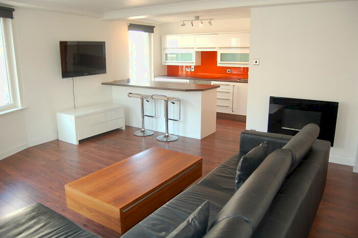 1 Bedroom Flat To Rent In Carmelite Street, City Centre, Aberdeen, AB11