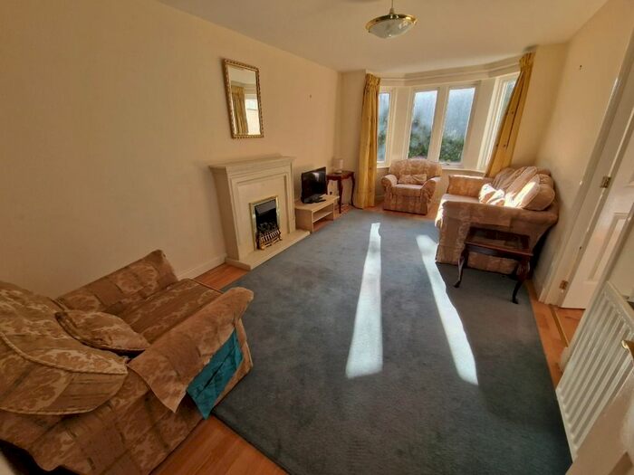2 Bedroom Flat To Rent In Beechgrove Gardens, Rosemount, Aberdeen, AB15