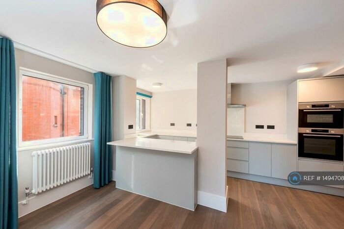 3 Bedroom Flat To Rent In The Drive, Hove, BN3