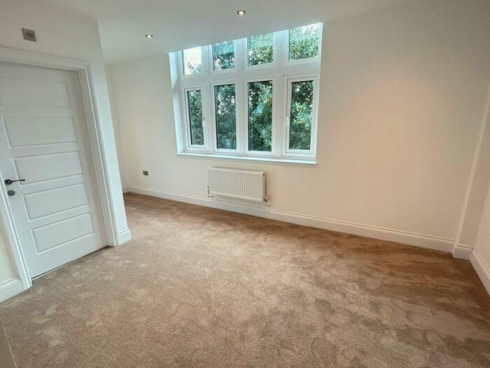 3 Bedroom Apartment To Rent In Middleton House, St. Marys Gate, DE1