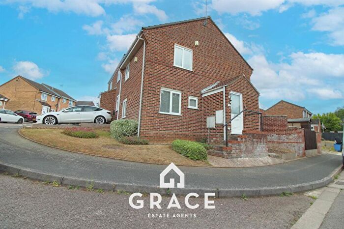 3 Bedroom Semi Detached House For Sale In Newark Close, Ipswich, IP2